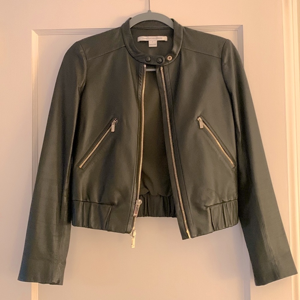 NWOT Diane vonFurstenberg green 100% lamb leather jacket Sz P